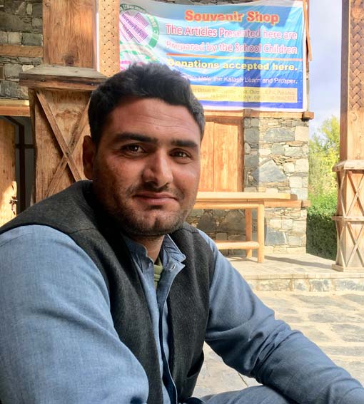 An ancient community in Pakistan fades as conversions to Islam rise

	