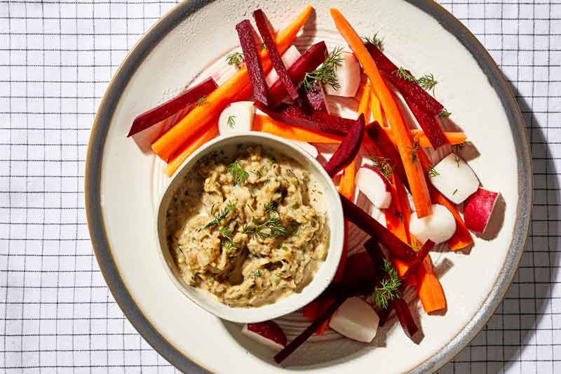 Bored of the bland? Smoky and comforting exotic flavors meld magnificantly in this shareable, snackable dip
	
	