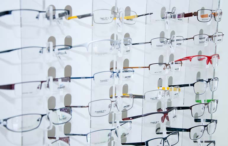 What to focus on when buying reading glasses
	