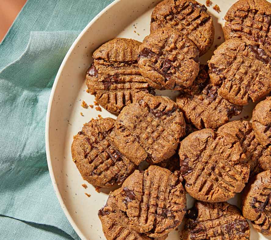Without any flour or refined sugar, these peanut butter-chocolate cookies are simply irresistible --- and  naturally gluten-free 
	
	